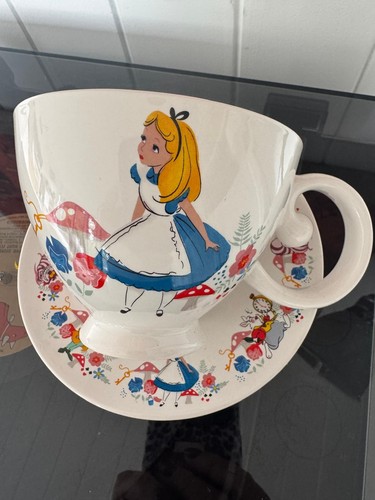 Disney alice wonderland - alice,