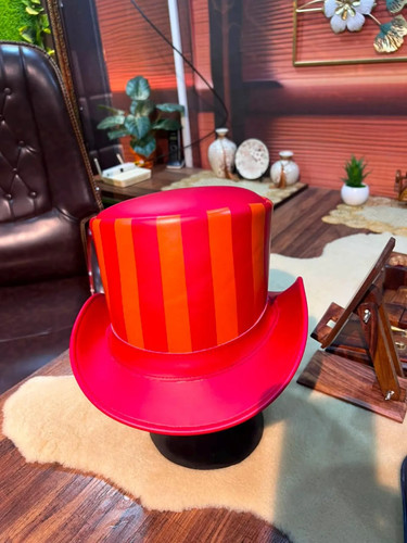 Red top hat - top, striped